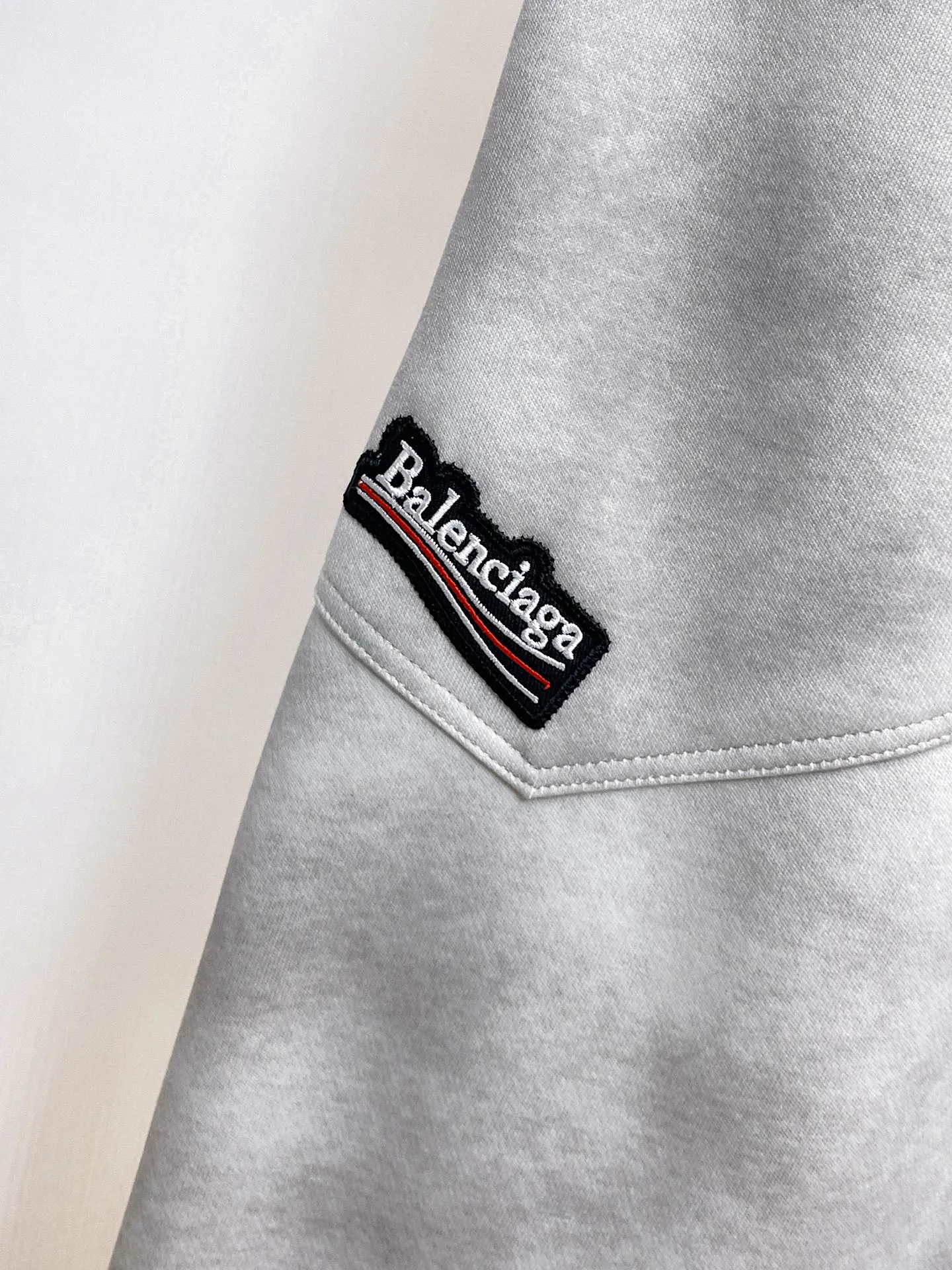 Balenciaga 🆕2026 Autumn and Winter New Arrival Casual Pants! The official website will be released simultaneously. Brand Classic LOGO casual pants, customized fabrics, excellent comfort and strong touch. Highly recognisable, perfect appearance and craftsmanship. Size:M-3XL